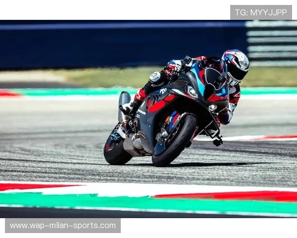 MotoGP战况惨烈,多车连环事故引红旗暂停 MotoGP战况惨烈,多车连环事故引红旗暂停