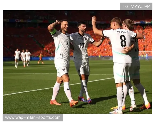 足球场上的奇迹瞬间：后卫解围变世界波，乌龙引爆全场